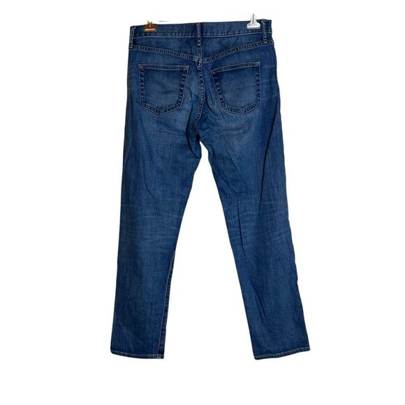 3 for $30! Uniqlo light wash straight leg jeans. Size 24 - Picture 6 of 7